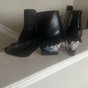 Like New - Size 11 Tory Burch Peet Toe Ankle Boot. Worn Twice